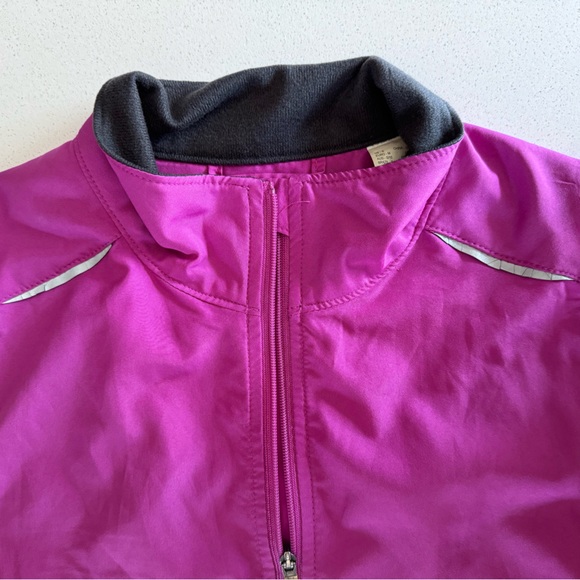 New Balance Lightweight Hot Pink Running Vest - Picture 6 of 12